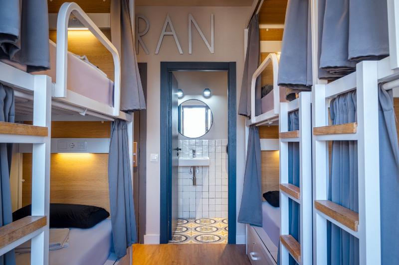Factory Hostels Barcelona image