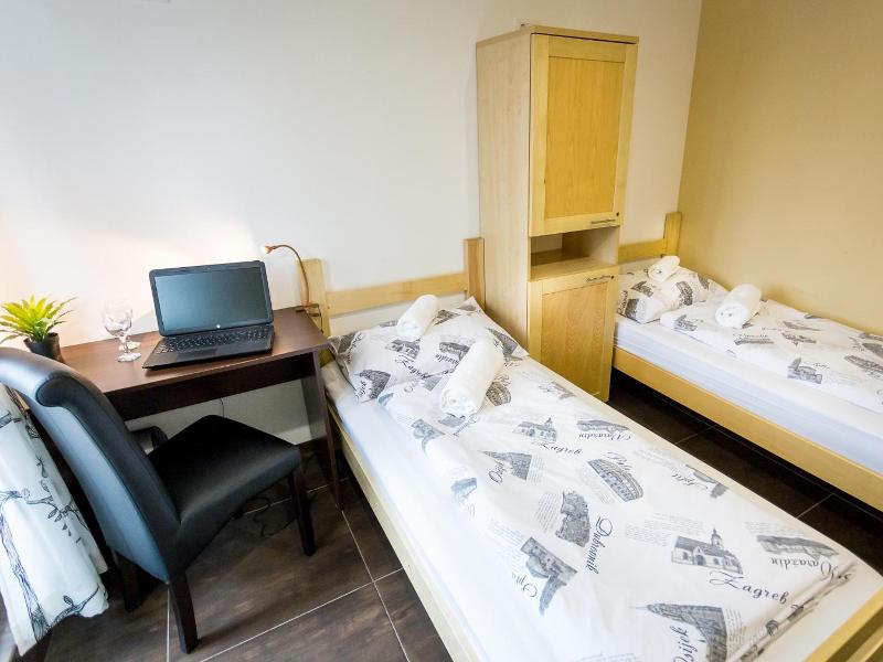 Hostel Moving image