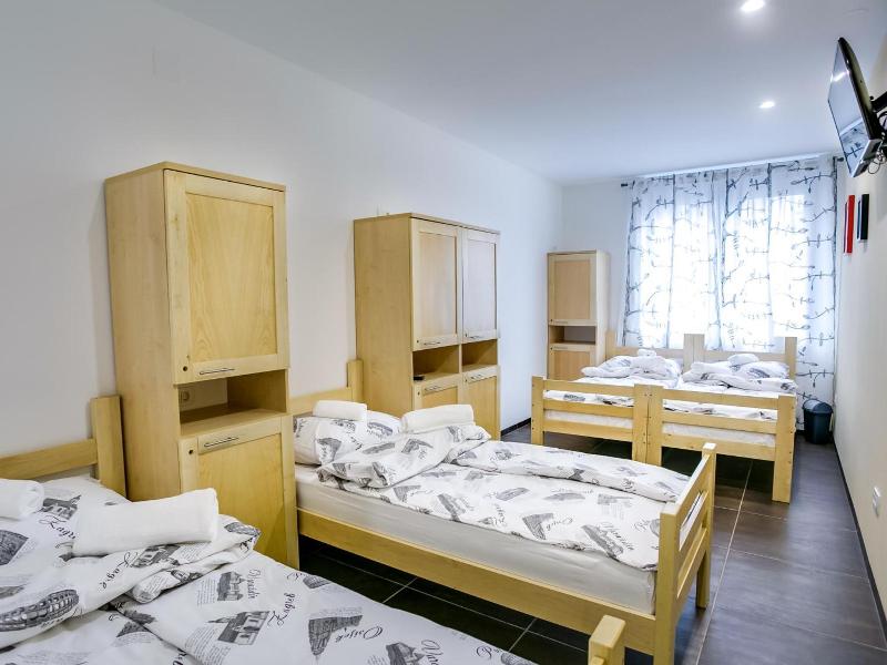 Hostel Moving image