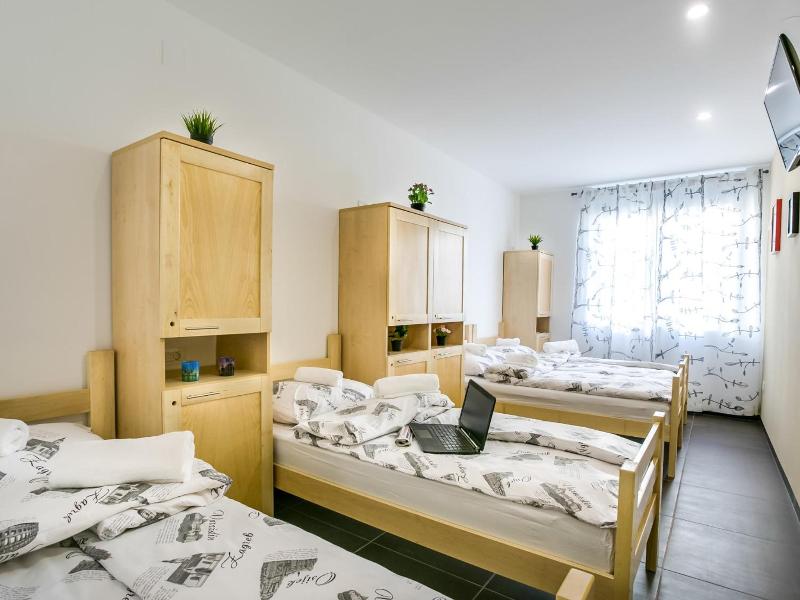 Hostel Moving image