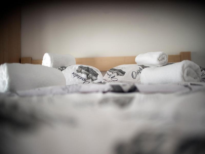 Hostel Moving image