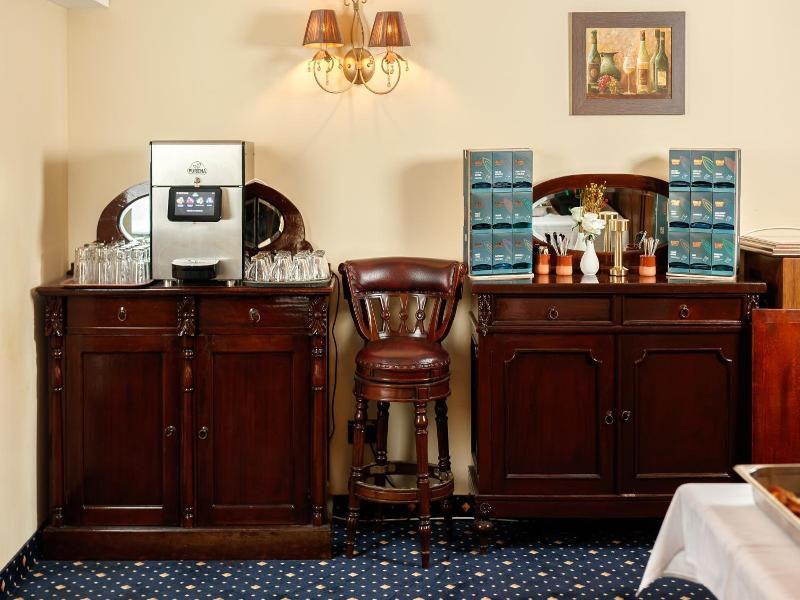 Hotel Classic Inn image