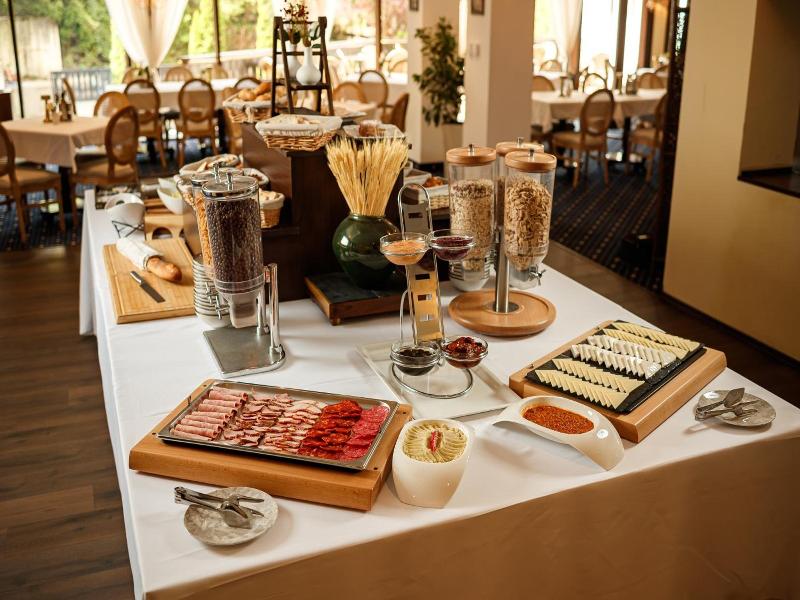 Hotel Classic Inn image
