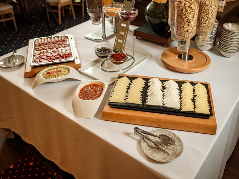Hotel Classic Inn image