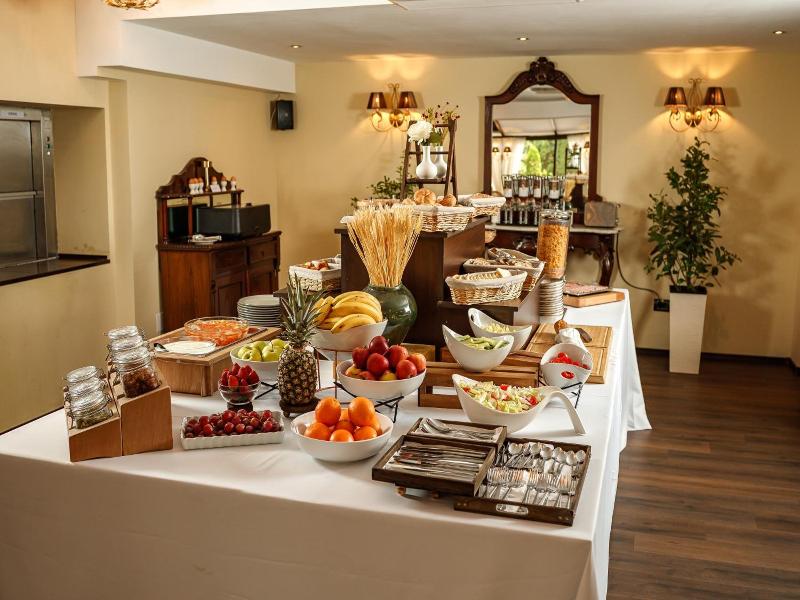 Hotel Classic Inn image