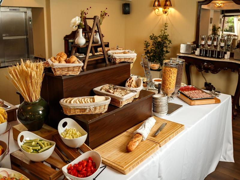 Hotel Classic Inn image