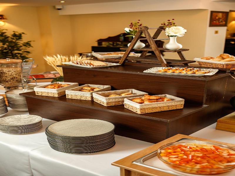 Hotel Classic Inn image