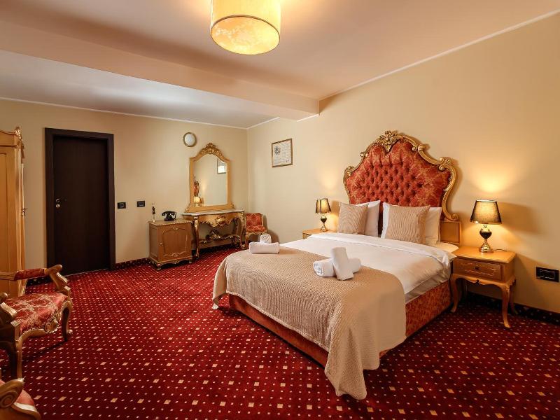 Hotel Classic Inn image