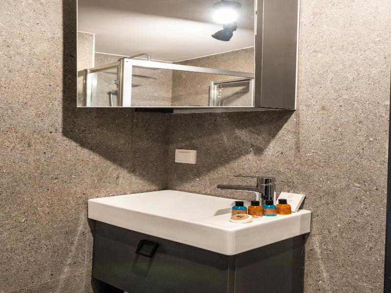 Sayeban Gold Hotel image