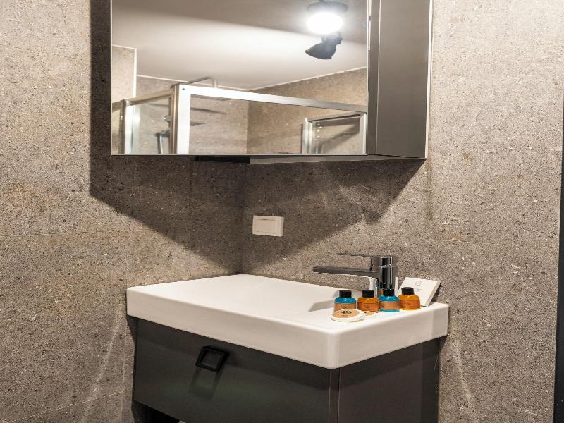 Sayeban Gold Hotel image