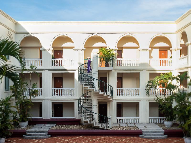 Haiphong Harbourview hotel — exterior view
