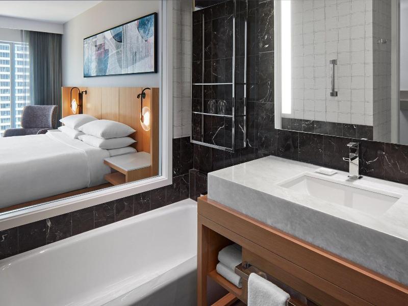 Delta Hotels Toronto image