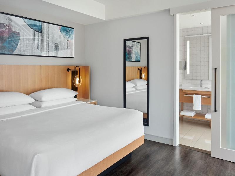 Delta Hotels Toronto image