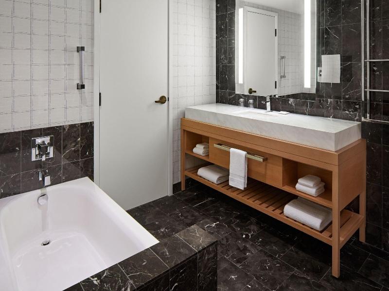 Delta Hotels Toronto image