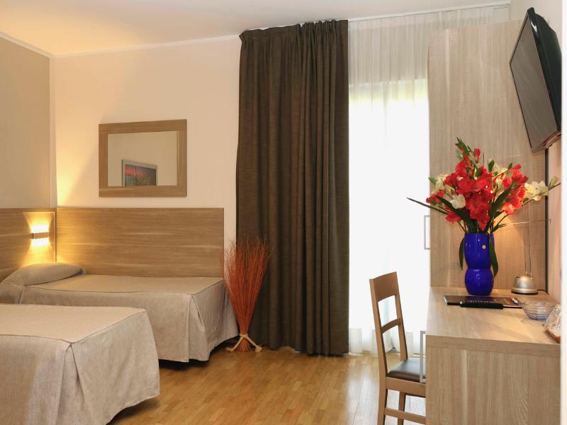 Dama Hotel image