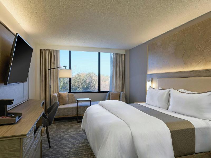 The Westin Atlanta Airport image