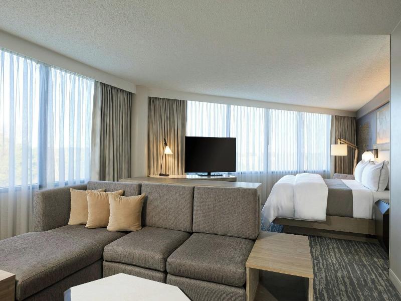 The Westin Atlanta Airport image