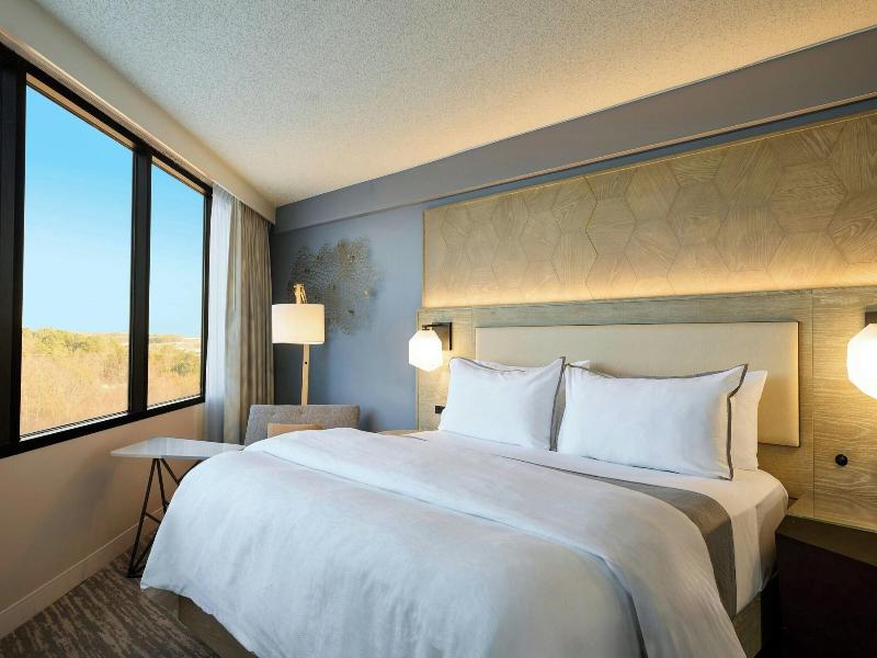 The Westin Atlanta Airport image