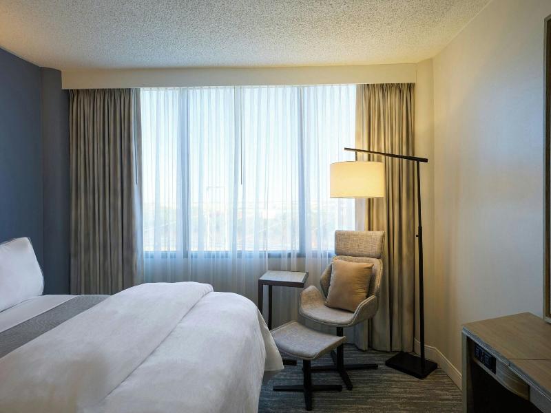 The Westin Atlanta Airport image
