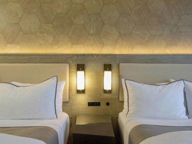 The Westin Atlanta Airport image