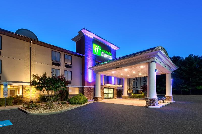 Holiday Inn Express Waldorf, an IHG hotel image