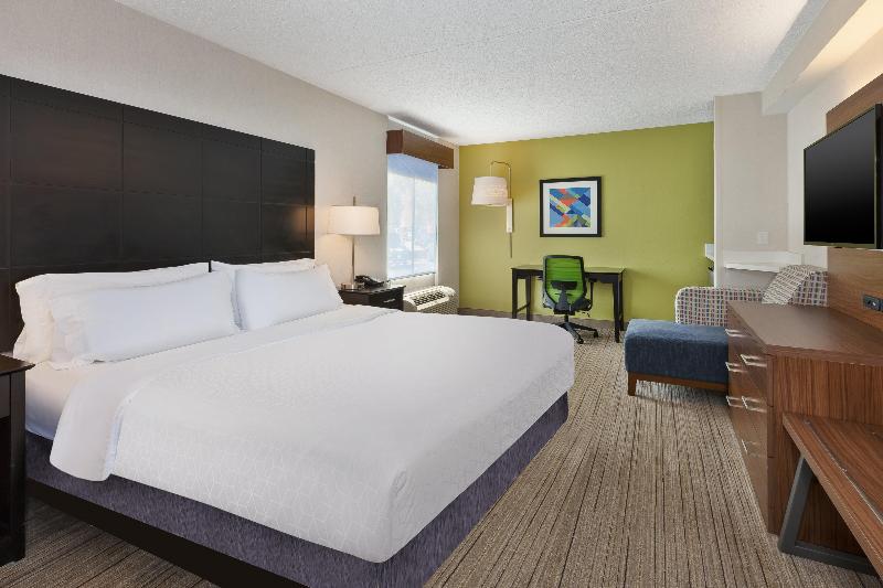 Holiday Inn Express Waldorf, an IHG hotel photo 13
