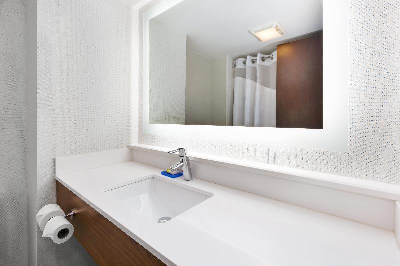 Holiday Inn Express Waldorf, an IHG hotel photo 20