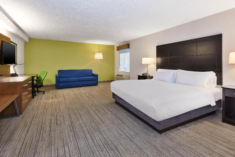 Holiday Inn Express Waldorf, an IHG hotel photo 17