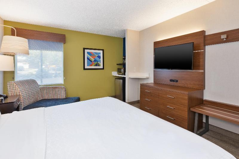 Holiday Inn Express Waldorf, an IHG hotel image