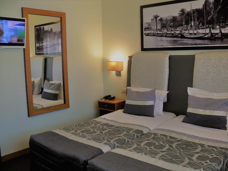 Welcome In - Suites & Hostel image