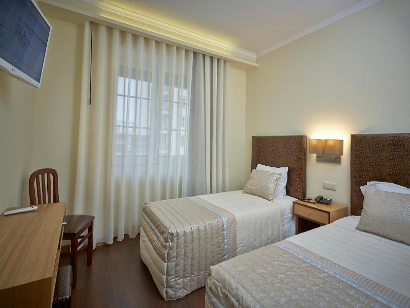 Welcome In - Suites & Hostel image