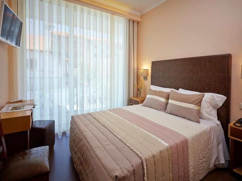 Welcome In - Suites & Hostel image