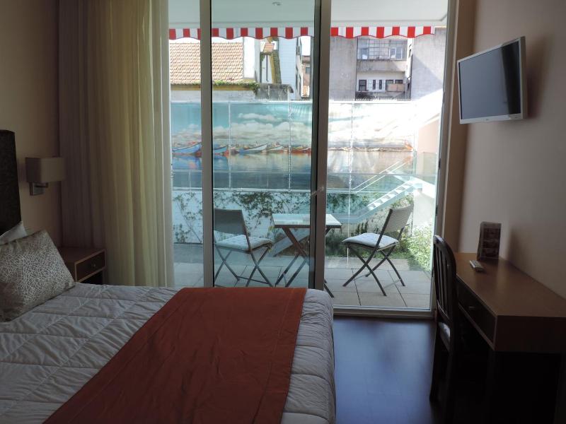 Welcome In - Suites & Hostel image