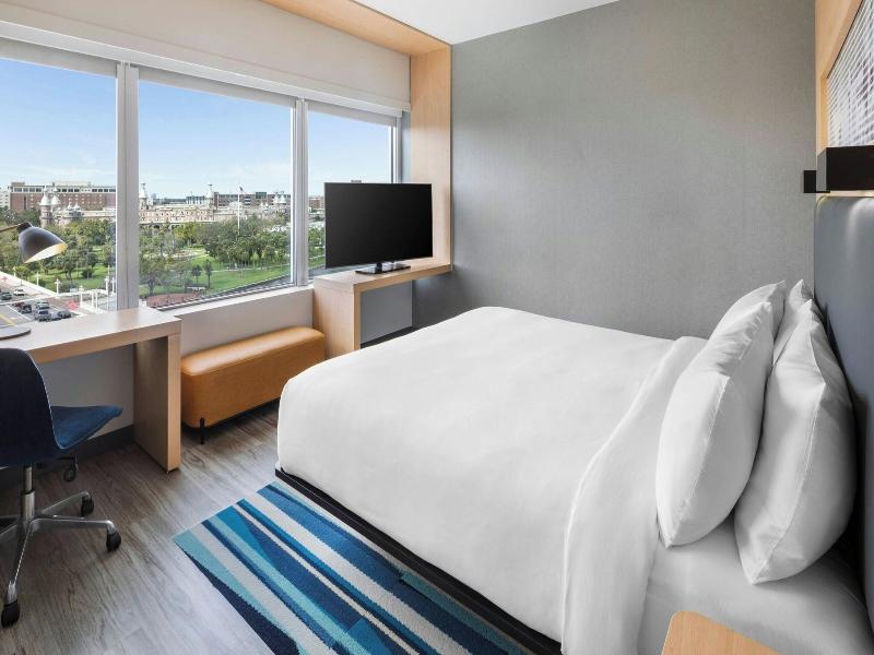 Aloft Tampa Downtown image