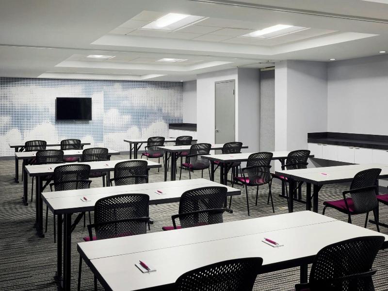 Aloft Atlanta Downtown image