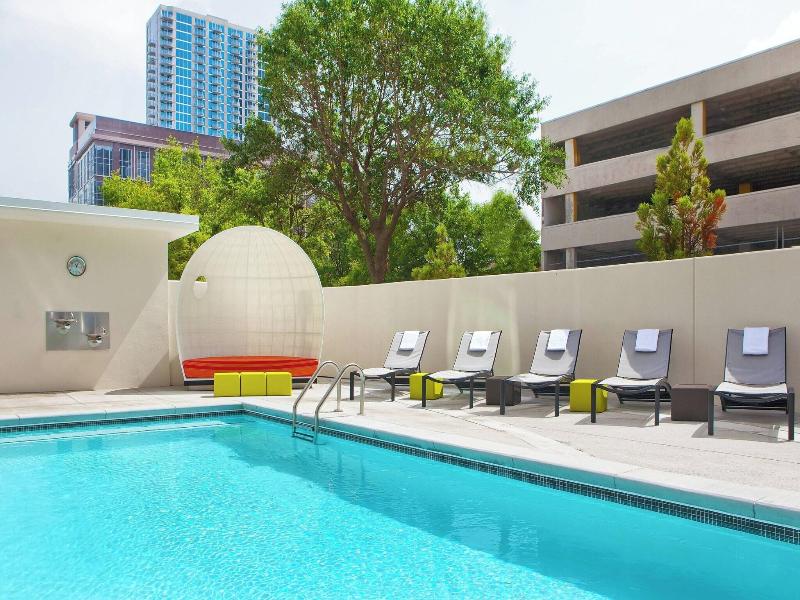 Aloft Atlanta Downtown image