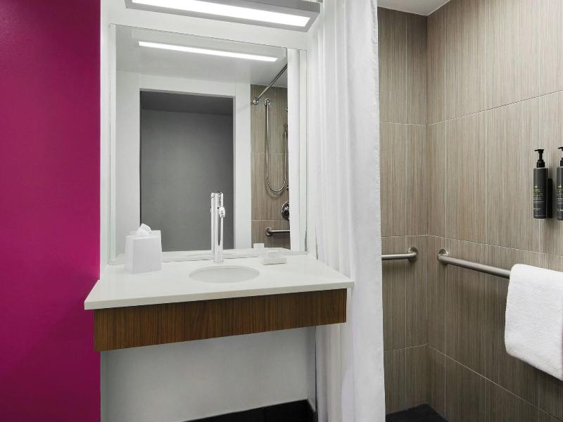 Aloft Atlanta Downtown image