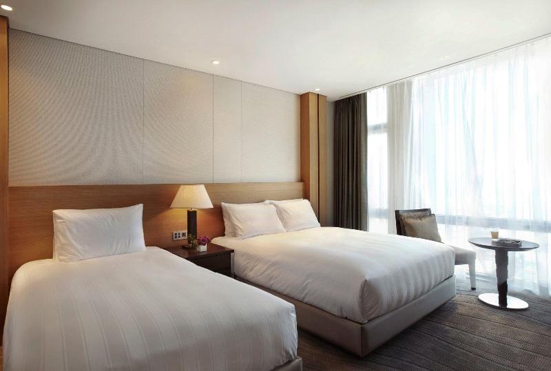 Lotte City Hotel Jeju image