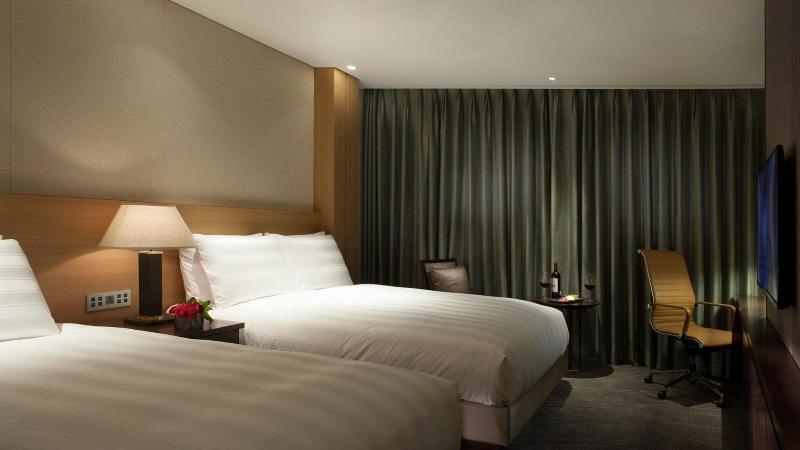 Lotte City Hotel Jeju image