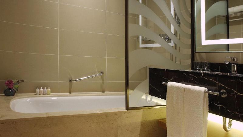 Lotte City Hotel Jeju image