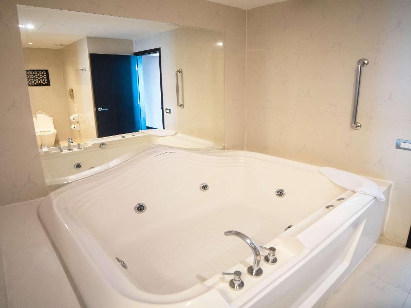 DoubleTree by Hilton Trujillo image