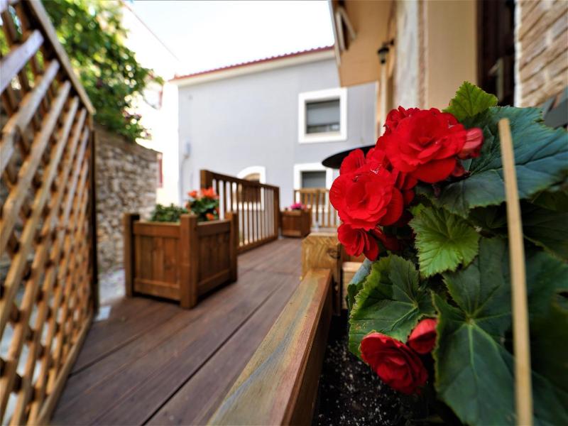 Tourist Apart Hotel image