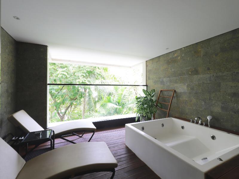 de Vins Sky Hotel Seminyak image