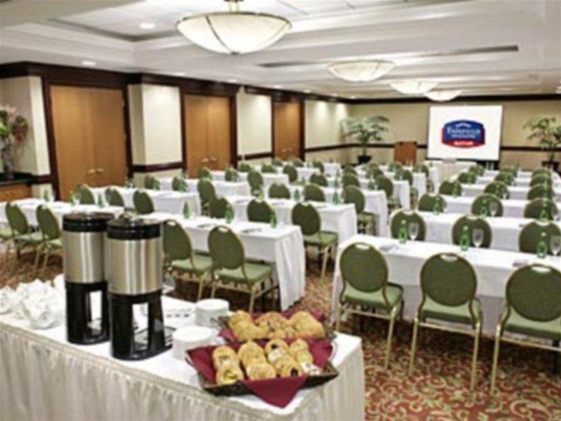 FAIRFIELD INN AND SUITES TORONTO AIRPORT 
