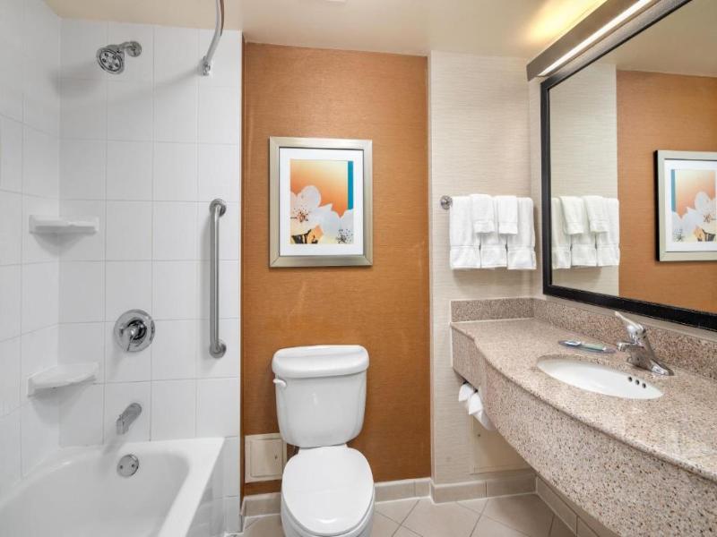 Fairfield Inn & Suites by Marriott Toronto Airport image