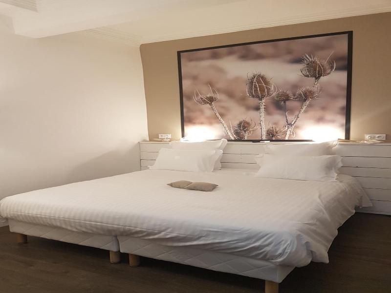 Hotel Chez Carriere image