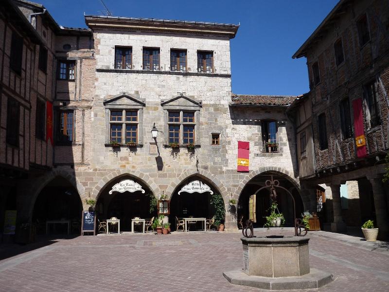 Hotel Des Consuls image