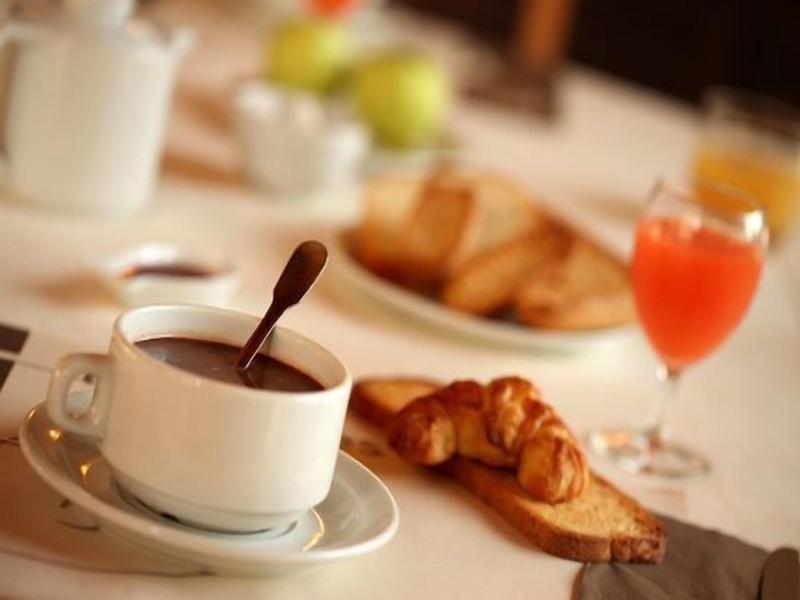 Hotel Des Consuls image