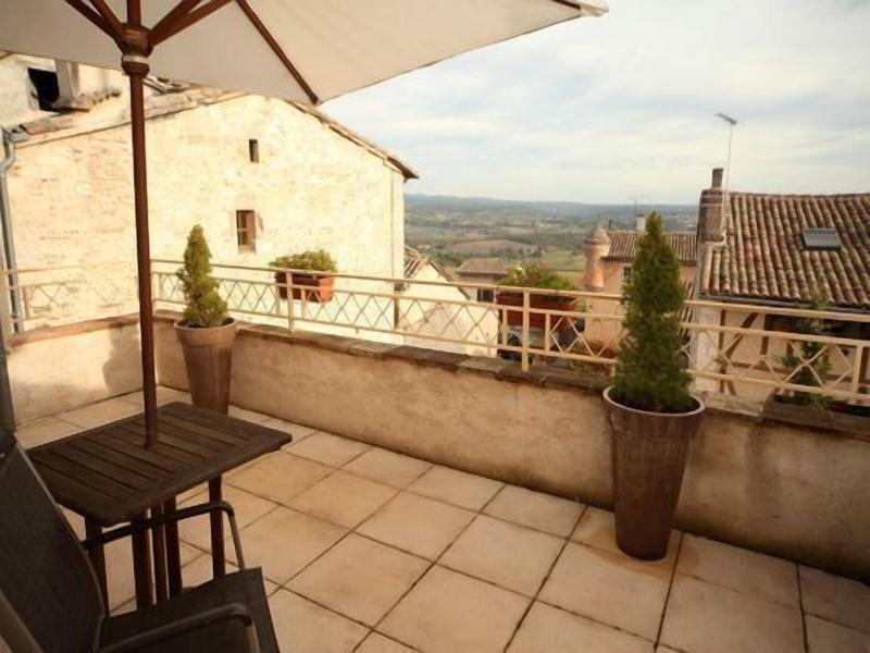 Hotel Des Consuls image