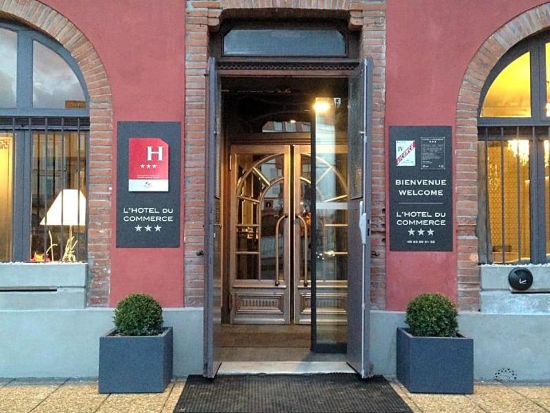 Hotel Du Commerce image